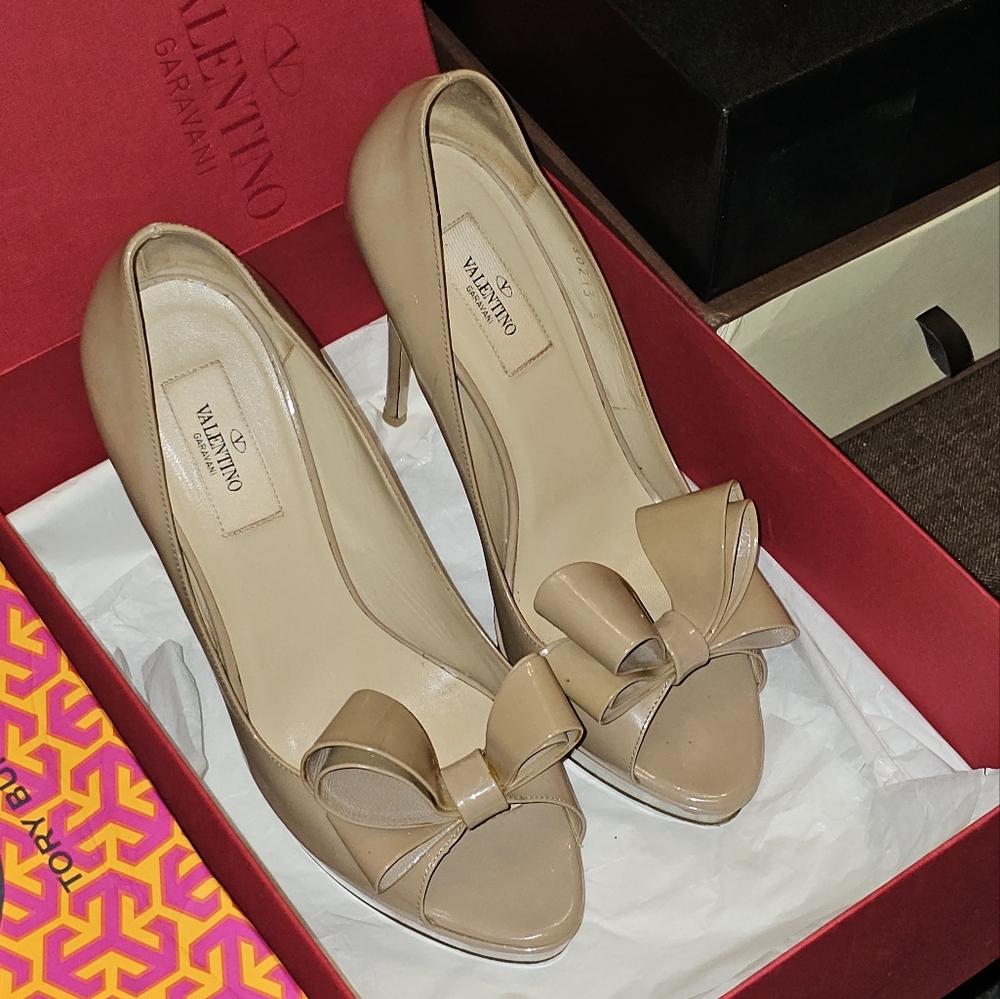 Valentino Bow Pumps size 39 Light beige(🎁free surprise gift) NO BOX